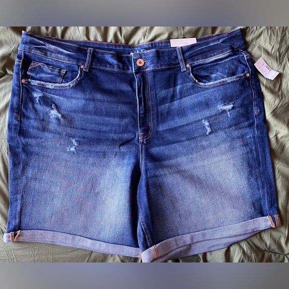 Edgely 8” Inseam High Rise Shorts - Picture 1 of 7